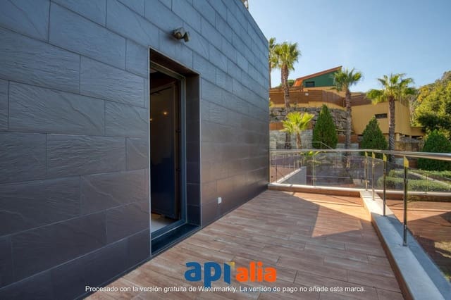 3 soverom Villa til salgs i Blanes med svømmebasseng garasje - € 1 300 000 (Ref: 9625686)