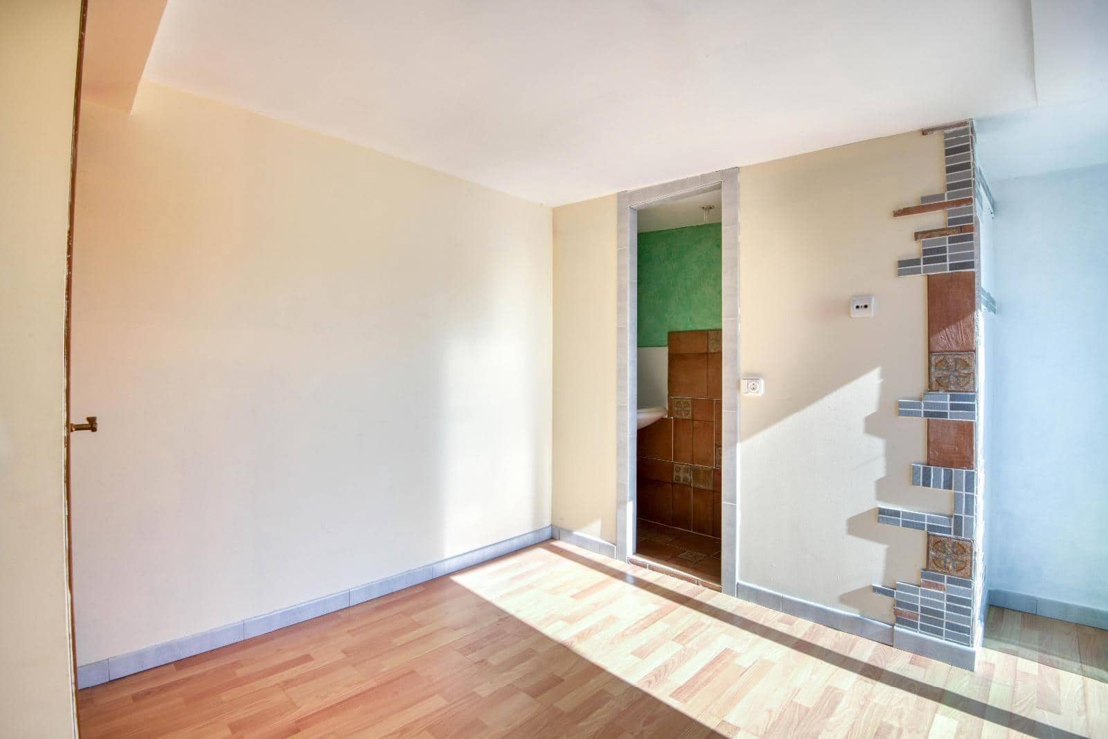 5 bedroom Villa for sale in Sant Feliu de Guixols with garage - € 600,000 (Ref: 9625688)