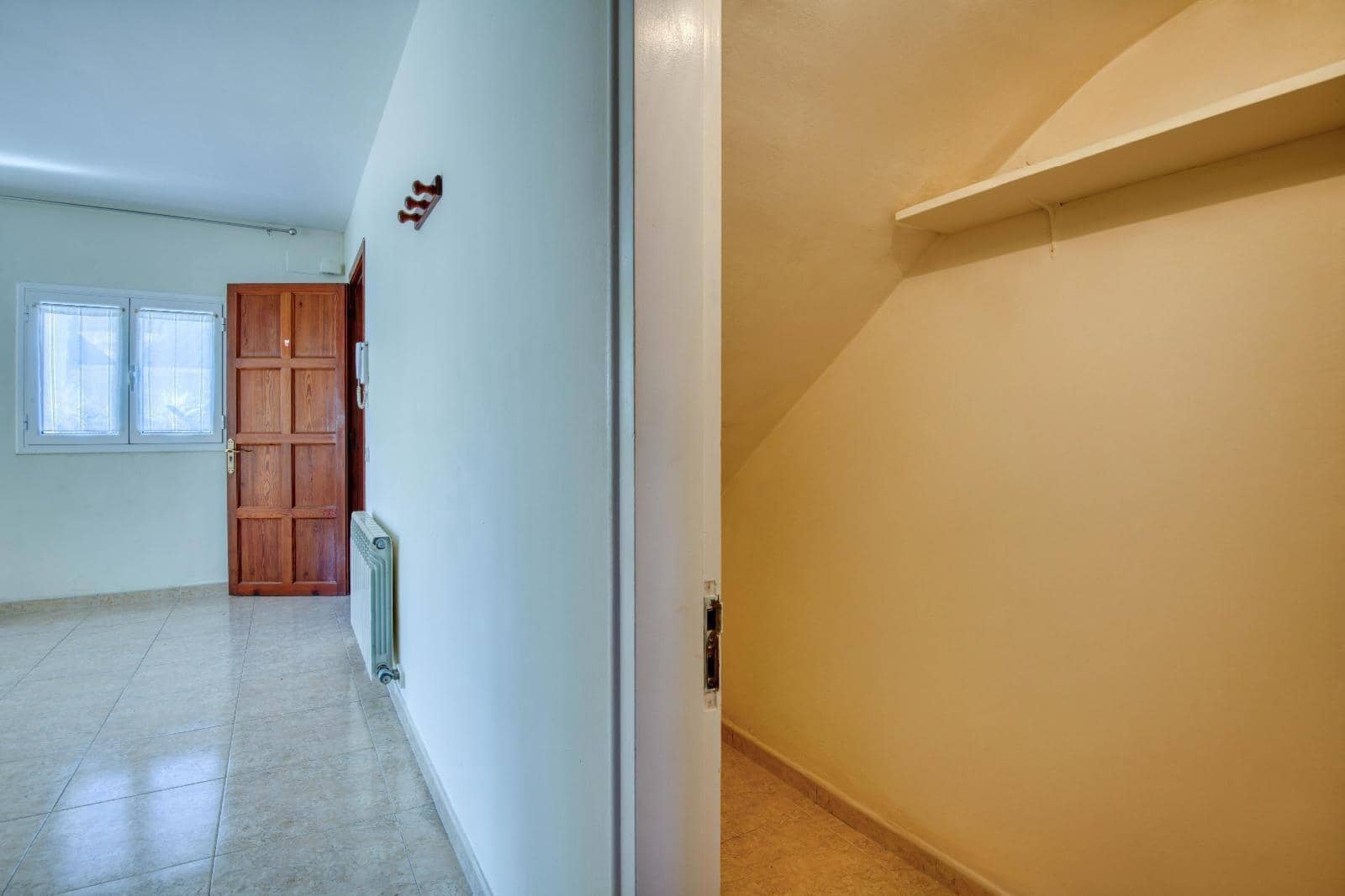 5 bedroom Villa for sale in Sant Feliu de Guixols with garage - € 600,000 (Ref: 9625688)