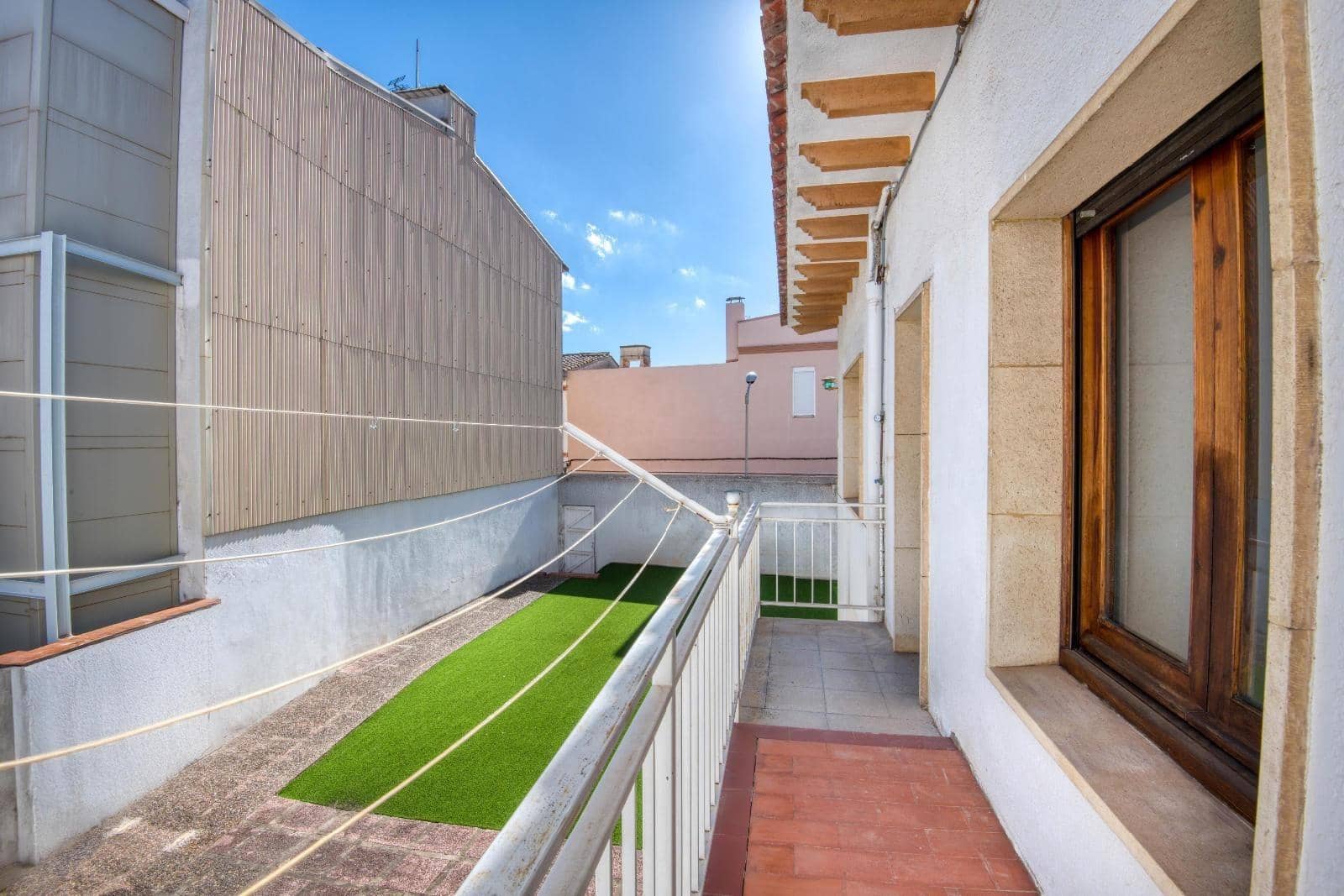 5 bedroom Villa for sale in Sant Feliu de Guixols with garage - € 600,000 (Ref: 9625688)