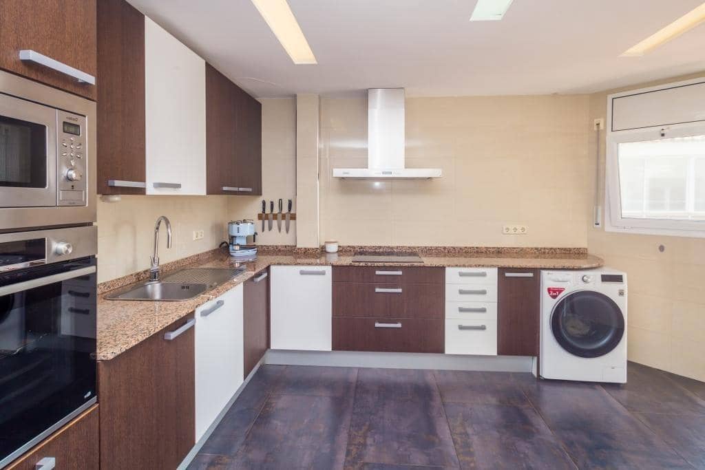 Apartamento de 3 habitaciones en Santa Cristina d'Aro en venta - 290.000 € (Ref: 9630002)