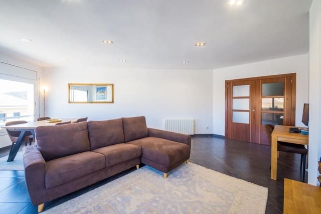 Apartamento de 3 habitaciones en Santa Cristina d'Aro en venta - 290.000 € (Ref: 9630002)