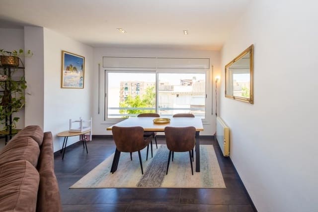 Apartamento de 3 habitaciones en Santa Cristina d'Aro en venta - 290.000 € (Ref: 9630002)