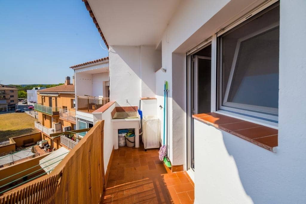 Apartamento de 3 habitaciones en Santa Cristina d'Aro en venta - 290.000 € (Ref: 9630002)