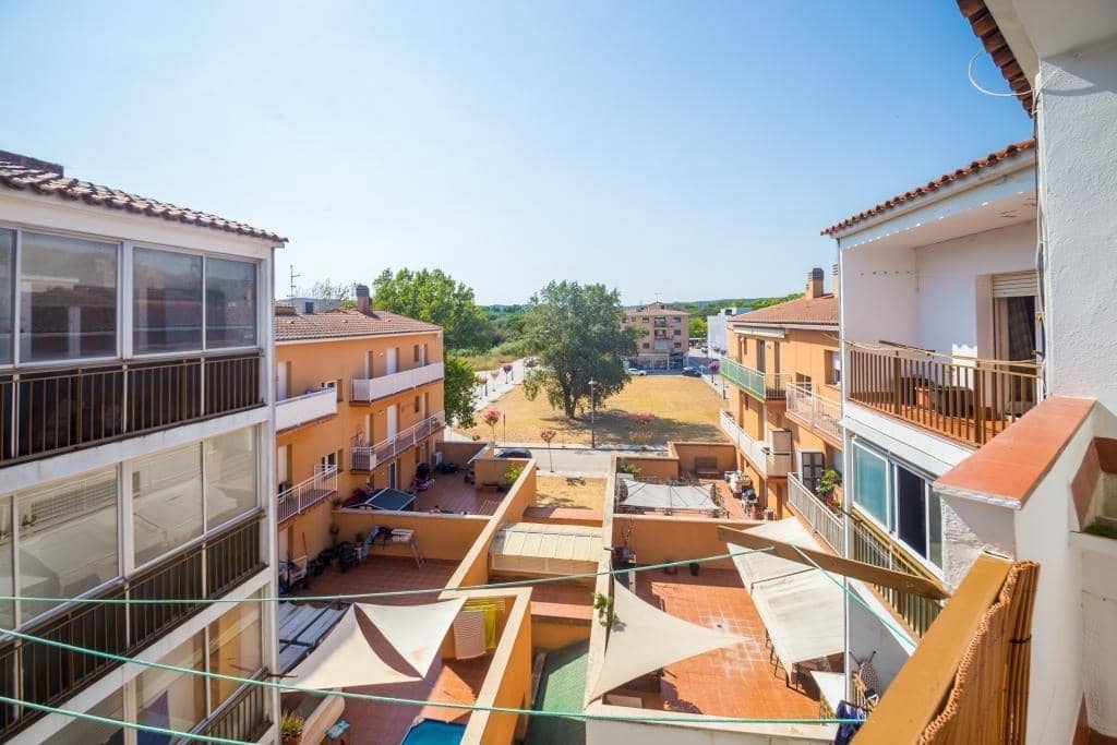 Apartamento de 3 habitaciones en Santa Cristina d'Aro en venta - 290.000 € (Ref: 9630002)