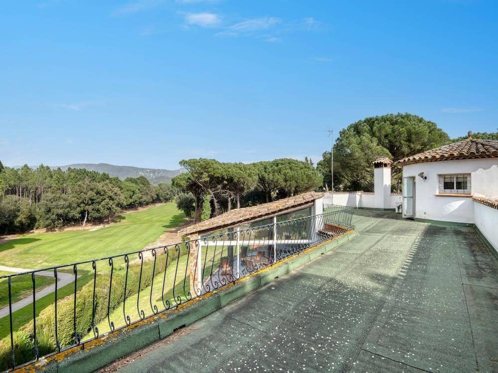 4 bedroom Villa for sale in Santa Cristina d'Aro with pool garage - € 895,000 (Ref: 9630003)