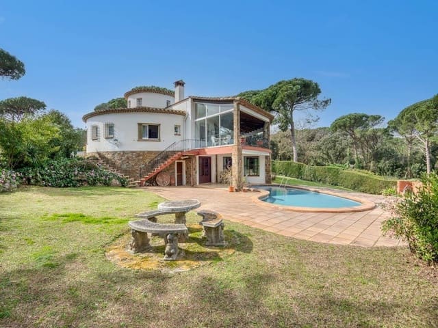 4 soverom Villa til salgs i Santa Cristina d'Aro med svømmebasseng garasje - € 895 000 (Ref: 9630003)