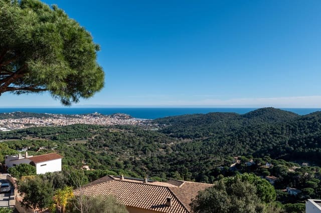 4 chambre Villa/Maison à vendre à Sant Feliu de Guíxols avec piscine garage - 998 000 € (Ref: 9640379)