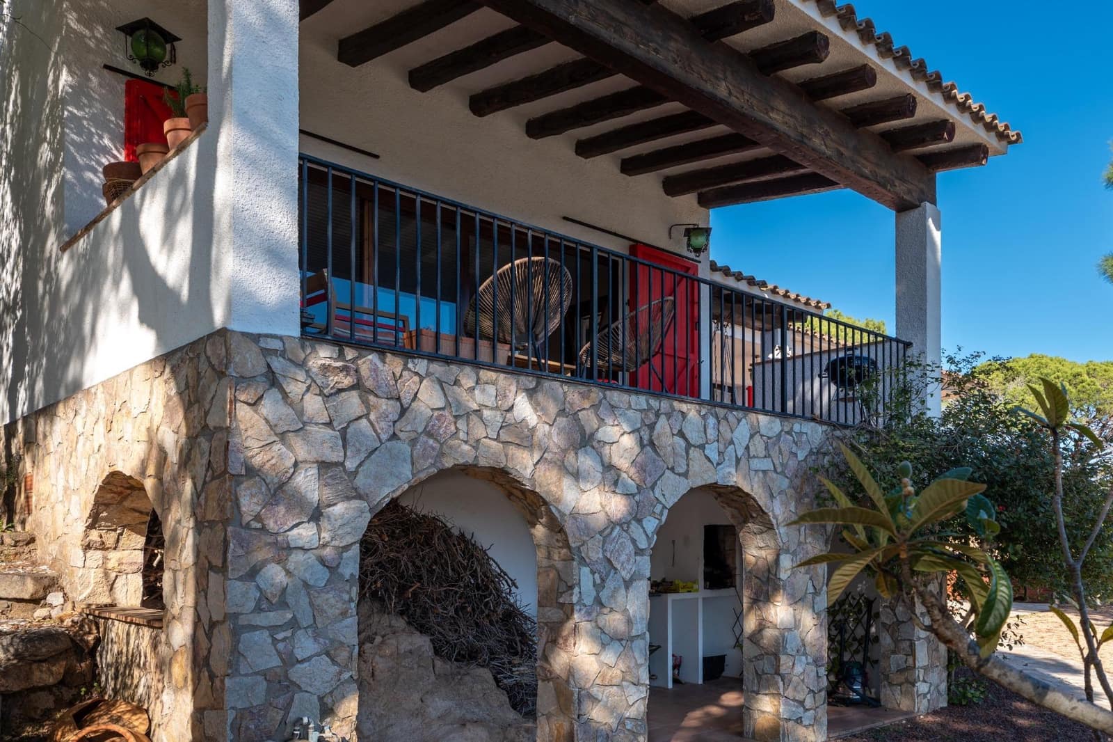 4 bedroom Villa for sale in Sant Feliu de Guixols with pool garage - € 998,000 (Ref: 9640379)