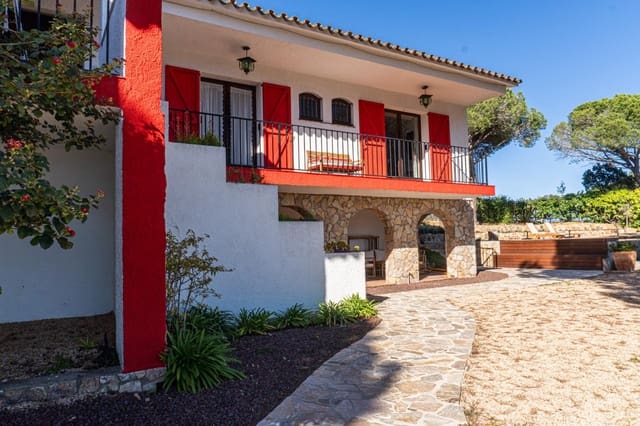 4 quarto Moradia para venda em Sant Feliu de Guíxols com piscina garagem - 998 000 € (Ref: 9640379)