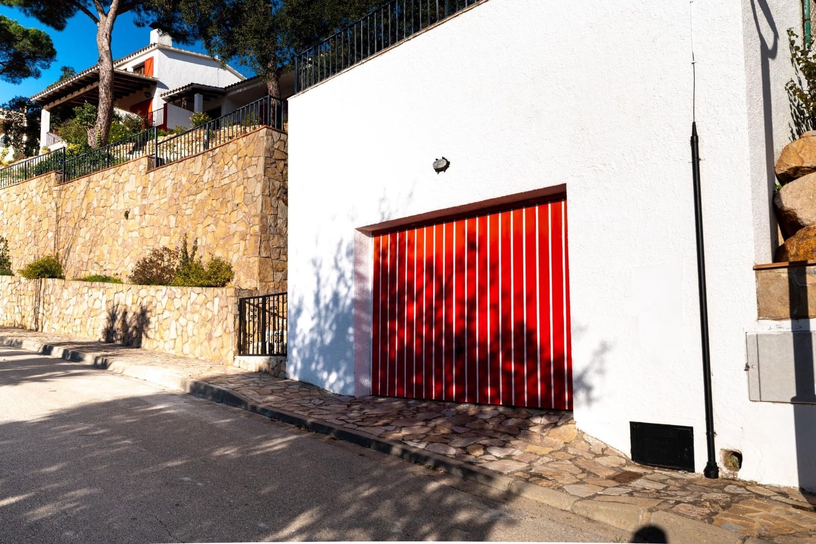 4 bedroom Villa for sale in Sant Feliu de Guixols with pool garage - € 998,000 (Ref: 9640379)