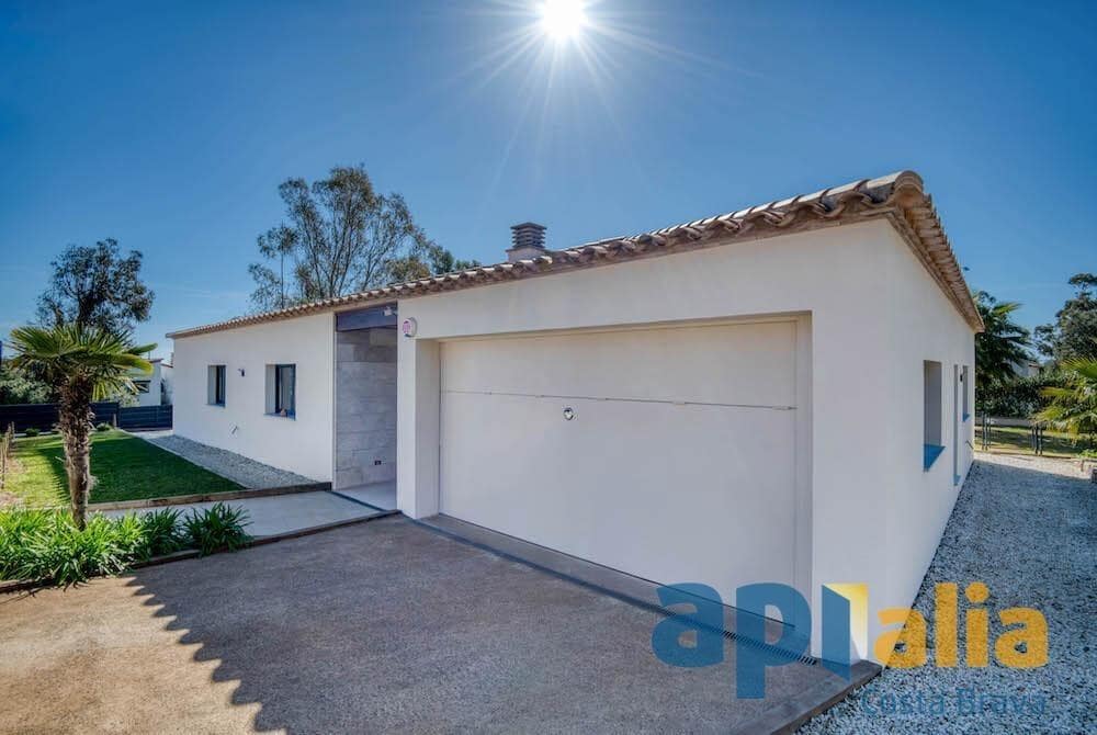 4 chambre Villa/Maison à vendre à Platja d'Aro avec piscine garage - 790 000 € (Ref: 9738583)