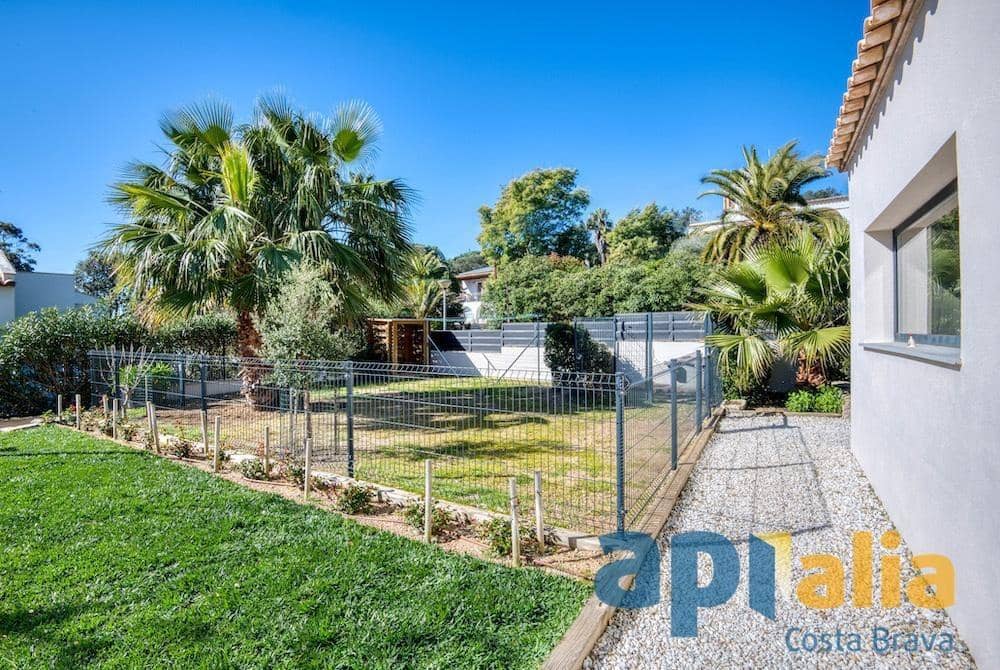 4 chambre Villa/Maison à vendre à Platja d'Aro avec piscine garage - 790 000 € (Ref: 9738583)