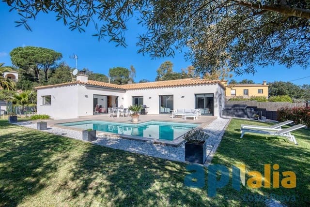 4 chambre Villa/Maison à vendre à Platja d'Aro, Castell-Platja d'Aro avec piscine garage - 790 000 € (Ref: 9738583)