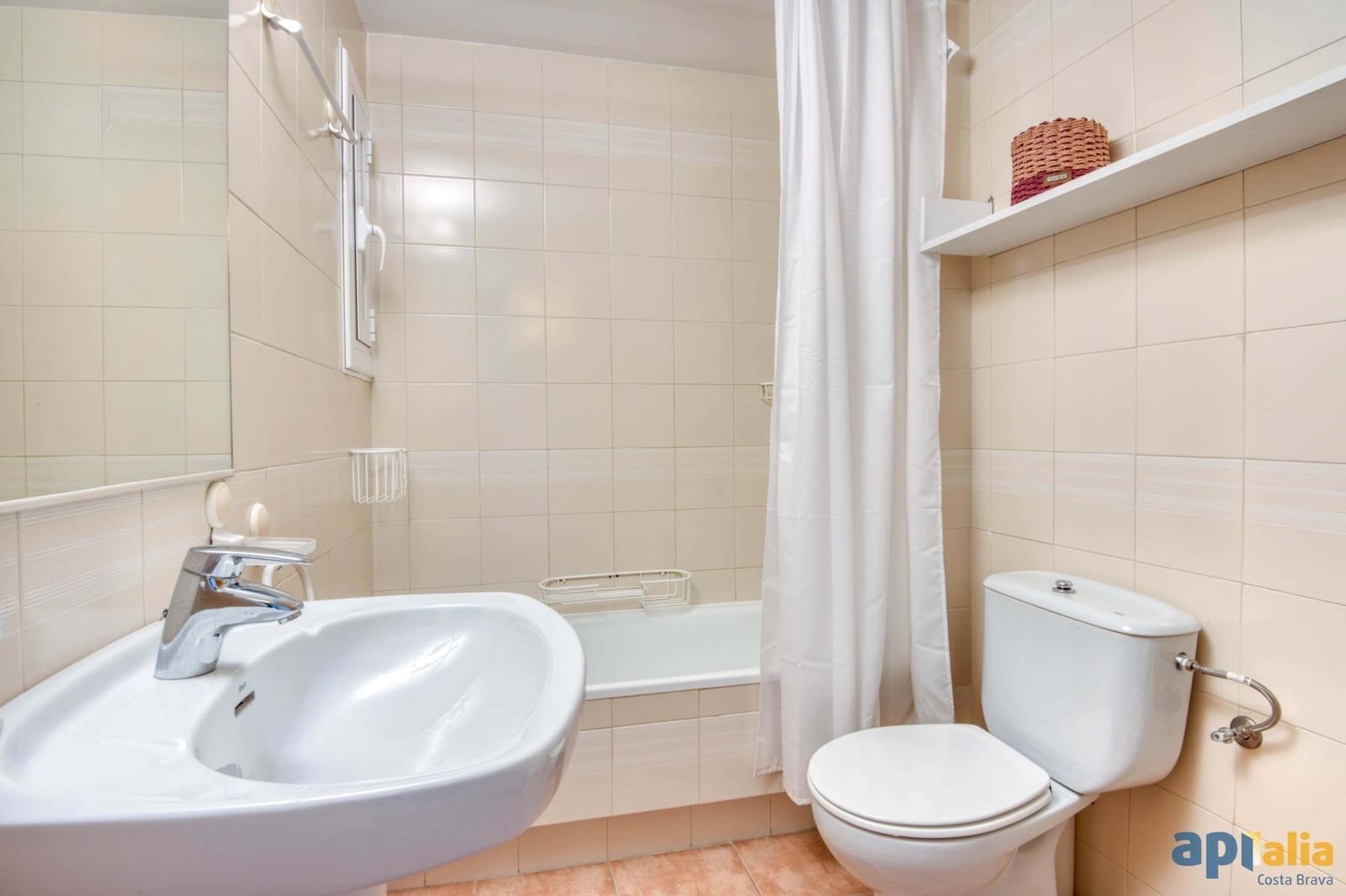 2 bedroom Flat for sale in Sant Feliu de Guixols - € 375,000 (Ref: 9747051)