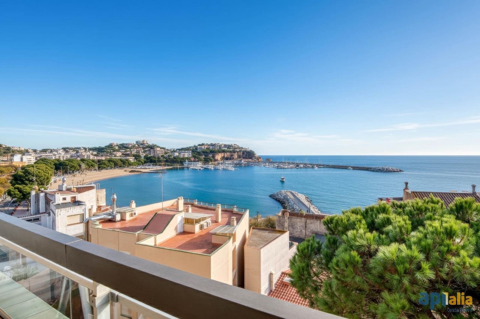 2 bedroom Flat for sale in Sant Feliu de Guixols - € 375,000 (Ref: 9747051)