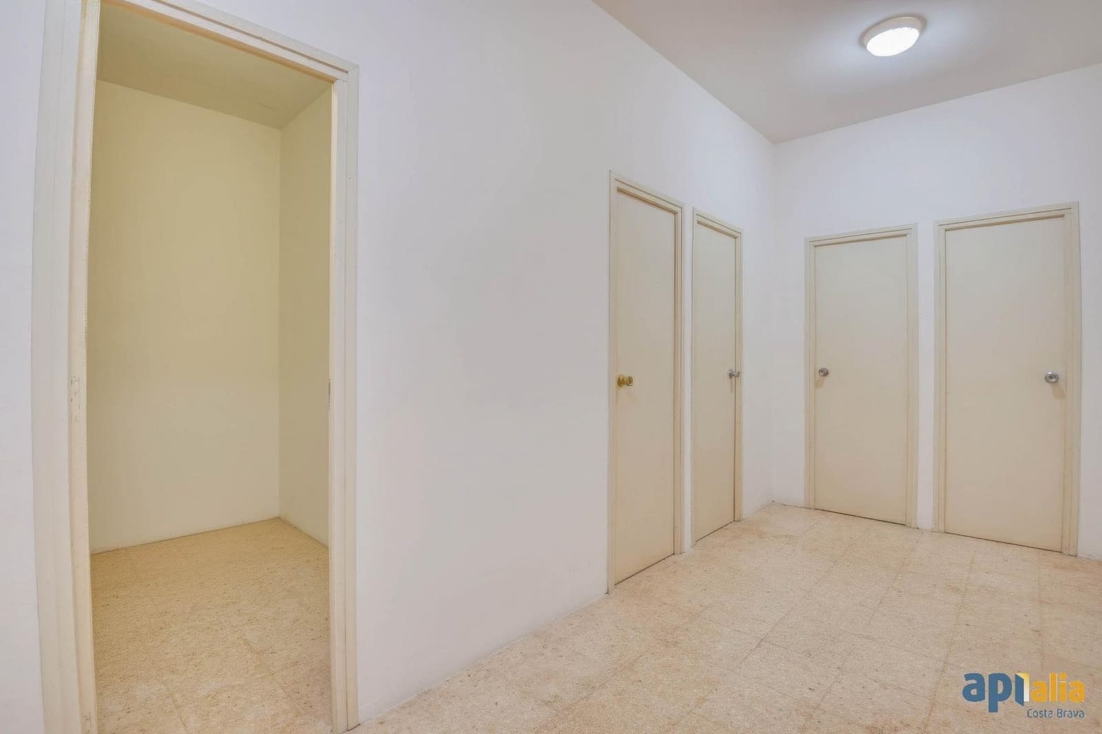 2 bedroom Flat for sale in Sant Feliu de Guixols - € 375,000 (Ref: 9747051)