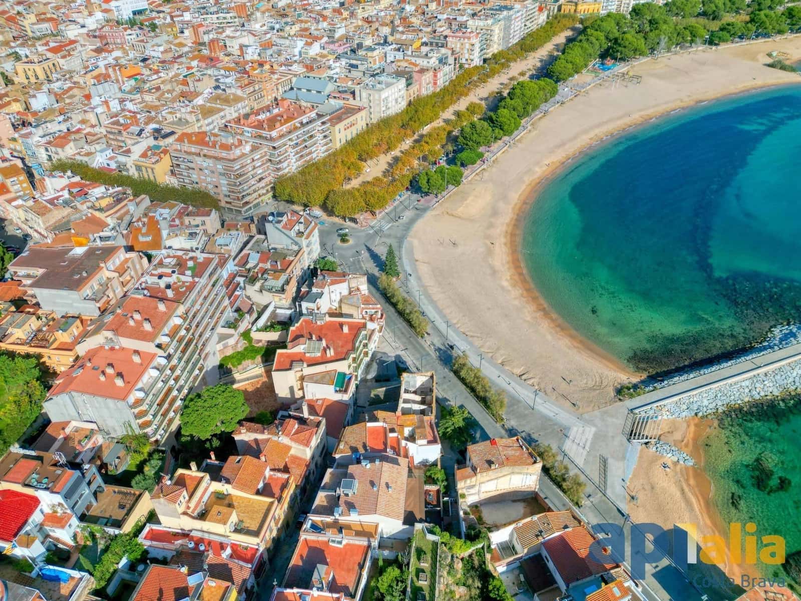 2 bedroom Flat for sale in Sant Feliu de Guixols - € 375,000 (Ref: 9747051)