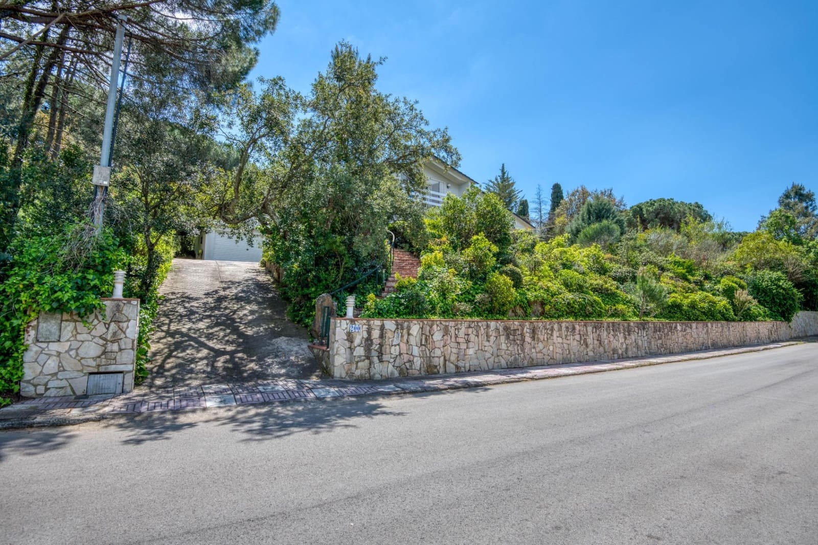 3 bedroom Villa for sale in Santa Cristina d'Aro with pool garage - € 785,000 (Ref: 9784065)