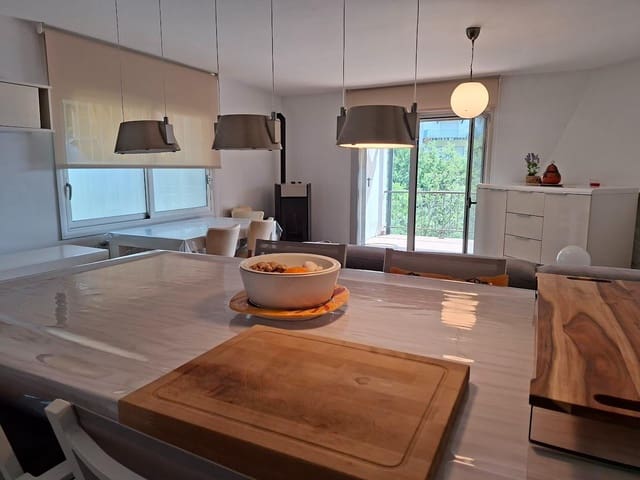 4 camera da letto Villa in vendita in Santa Cristina d'Aro - 310.000 € (Rif: 9813337)