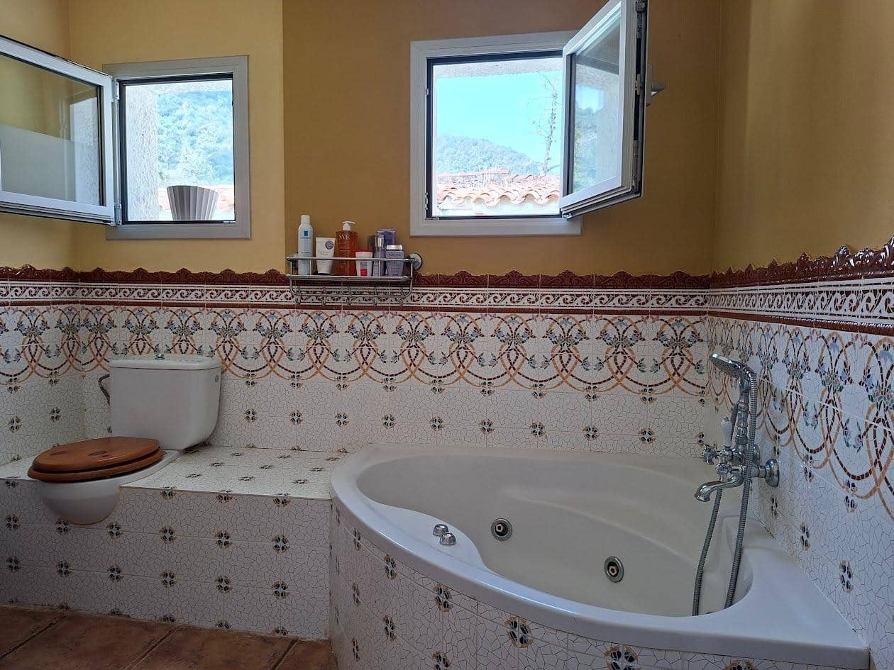 4 camera da letto Villa in vendita in Santa Cristina d'Aro - 310.000 € (Rif: 9813337)
