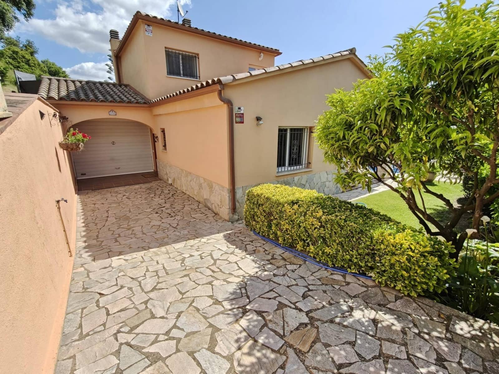 3 bedroom Villa for sale in Calonge i Sant Antoni with pool garage - € 490,000 (Ref: 9822950)
