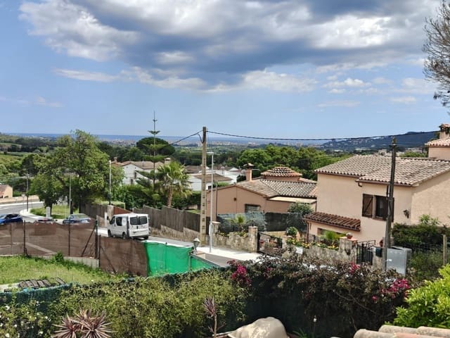 3 bedroom Villa for sale in Calonge i Sant Antoni with pool garage - € 490,000 (Ref: 9822950)