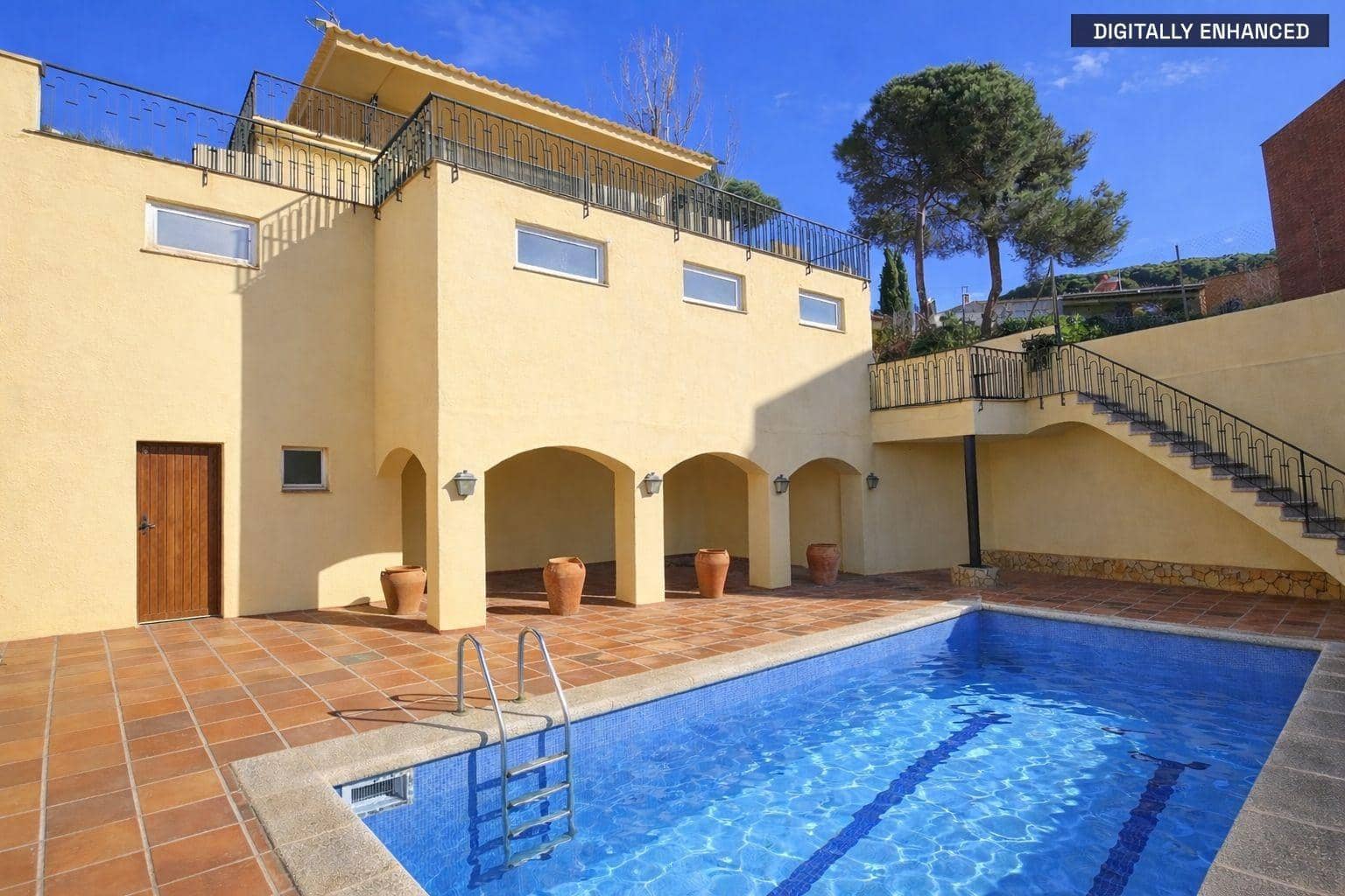 5 soveværelse Villa til salg i Sant Antoni de Calonge med swimmingpool garage - € 585.000 (Ref: 9840373)