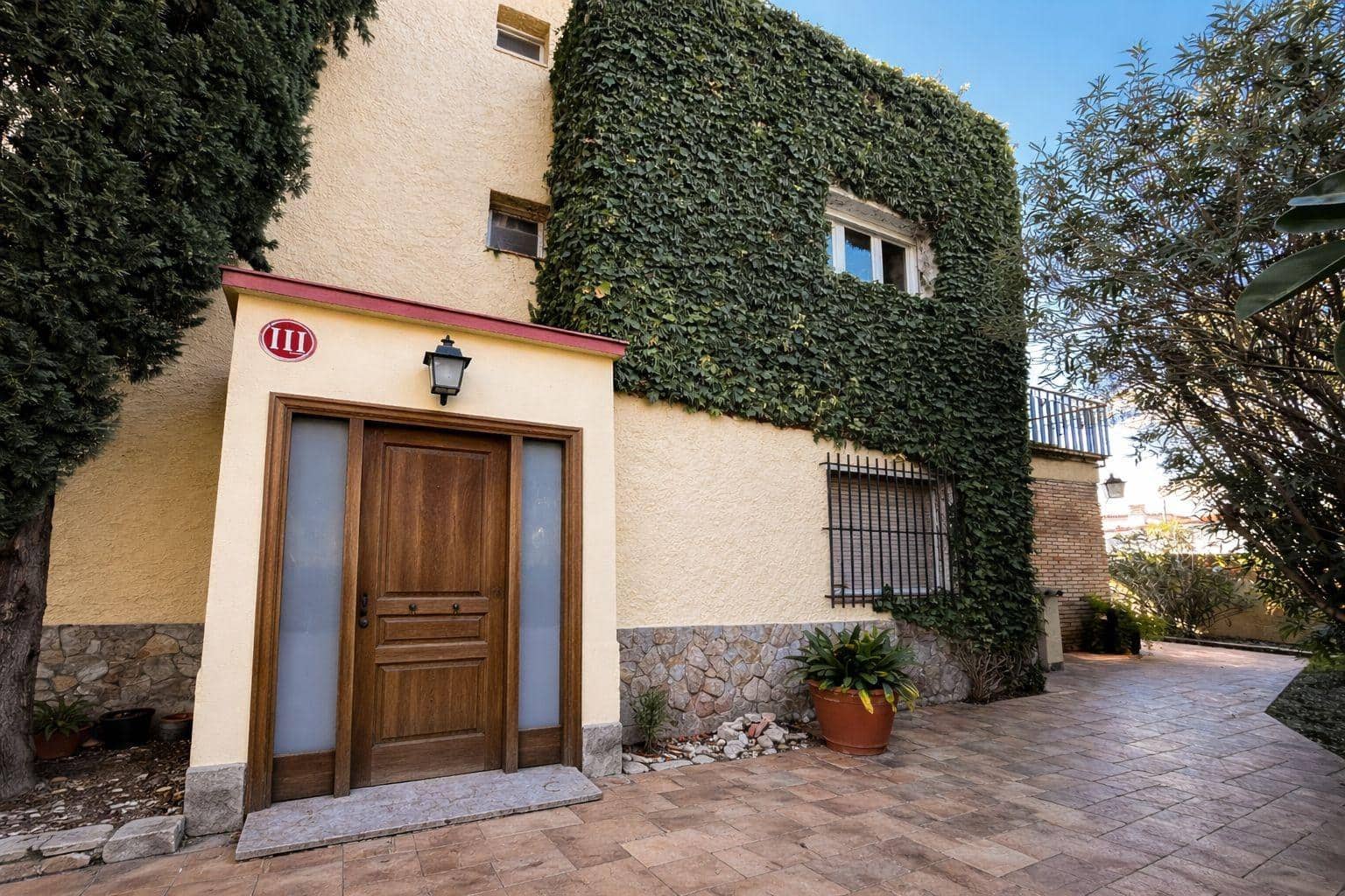 5 soveværelse Villa til salg i Sant Antoni de Calonge med swimmingpool garage - € 585.000 (Ref: 9840373)