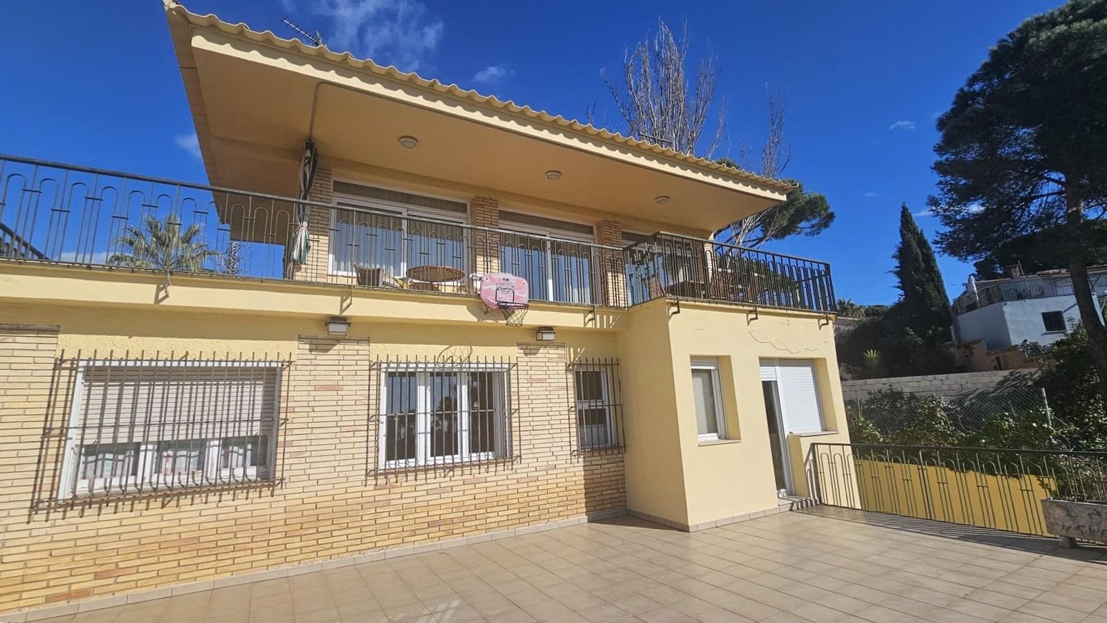 5 soveværelse Villa til salg i Sant Antoni de Calonge med swimmingpool garage - € 585.000 (Ref: 9840373)