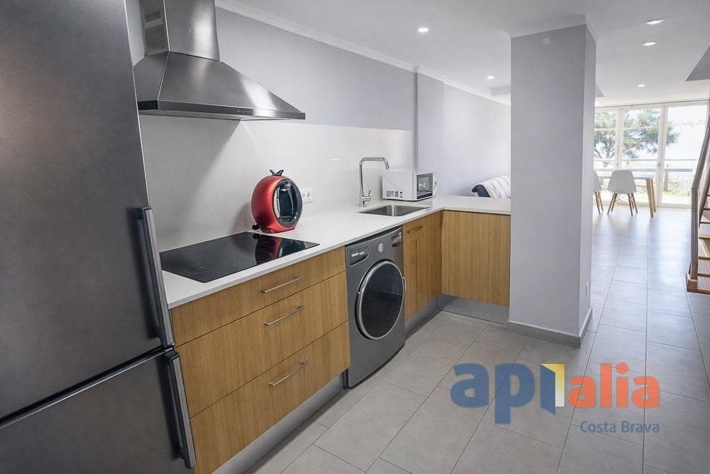 2 bedroom Apartment for sale in Platja d'Aro - € 320,000 (Ref: 9870232)