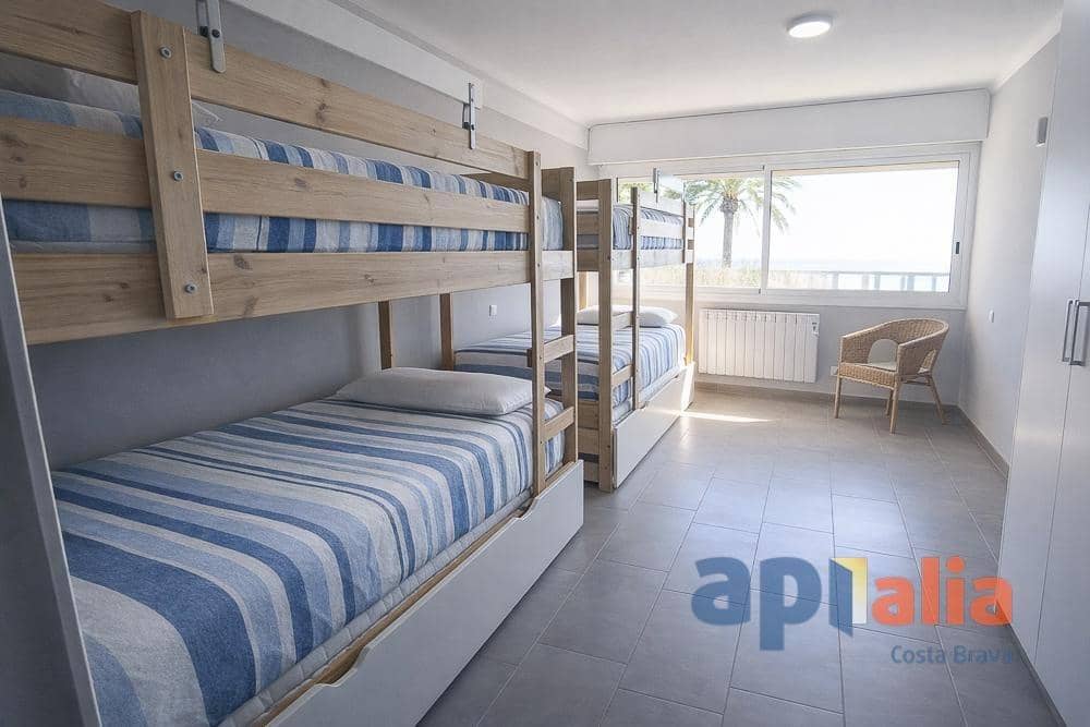 2 bedroom Apartment for sale in Platja d'Aro - € 320,000 (Ref: 9870232)