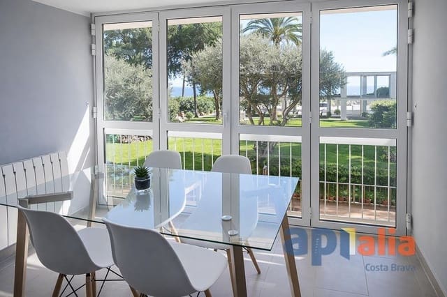 2 bedroom Apartment for sale in Platja d'Aro, Castell-Platja d'Aro - € 320,000 (Ref: 9870232)