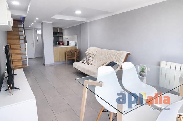 2 bedroom Apartment for sale in Platja d'Aro, Castell-Platja d'Aro - € 320,000 (Ref: 9870232)