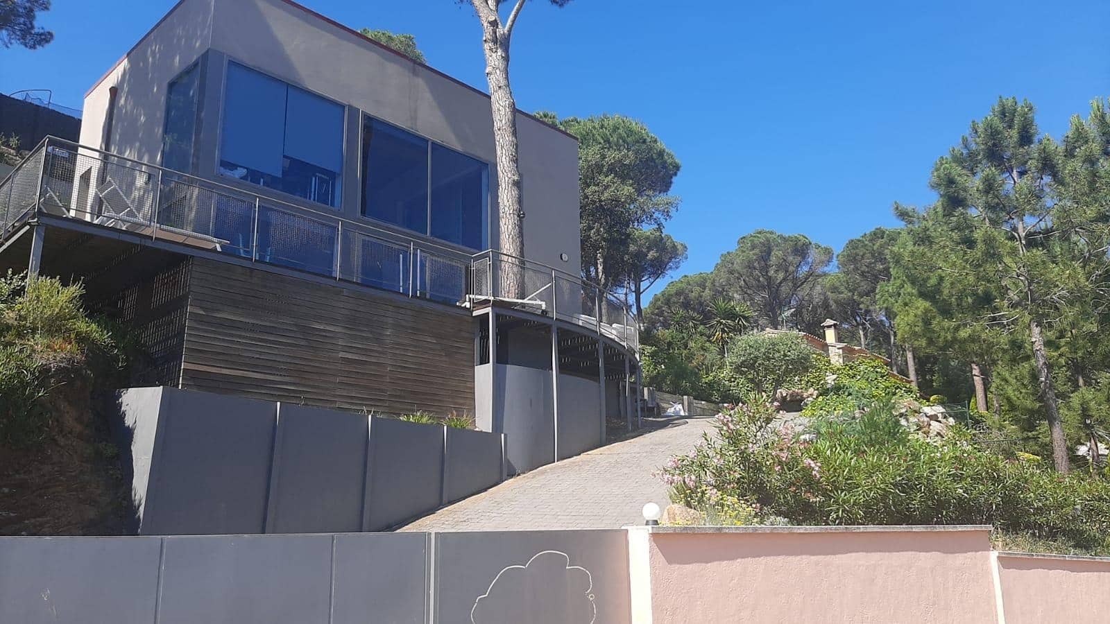 3 sypialnia Willa na sprzedaż w Sant Feliu de Guixols z basenem garażem - 750 000 € (Ref: 9881964)