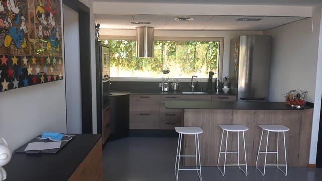 3 sypialnia Willa na sprzedaż w Sant Feliu de Guíxols z basenem garażem - 750 000 € (Ref: 9881964)