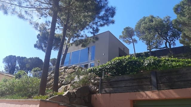 3 sypialnia Willa na sprzedaż w Sant Feliu de Guíxols z basenem garażem - 750 000 € (Ref: 9881964)