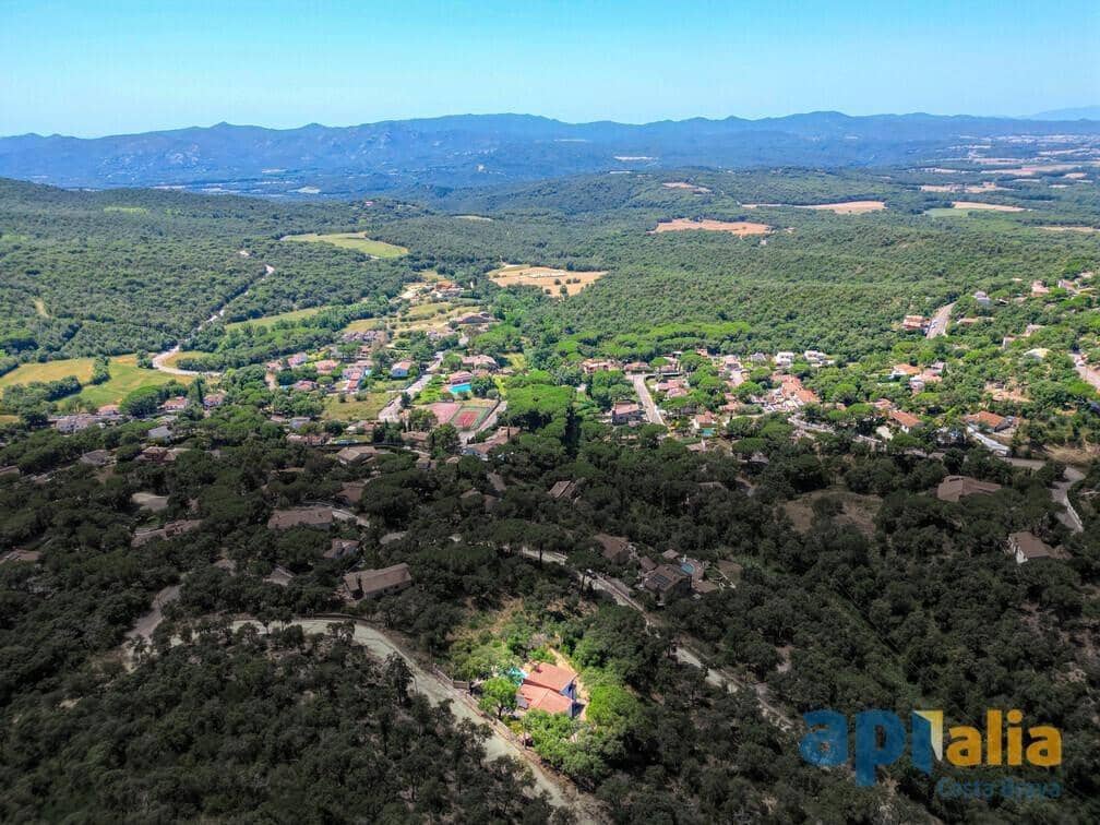 5 soveværelse Villa til salg i Santa Cristina d'Aro med swimmingpool garage - € 360.000 (Ref: 9915858)