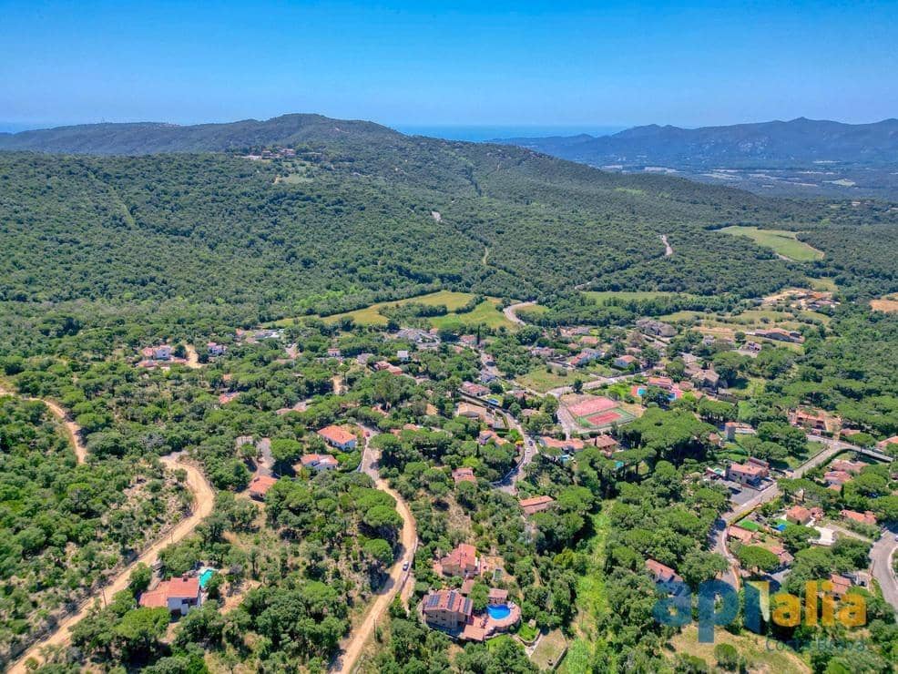 5 soveværelse Villa til salg i Santa Cristina d'Aro med swimmingpool garage - € 360.000 (Ref: 9915858)
