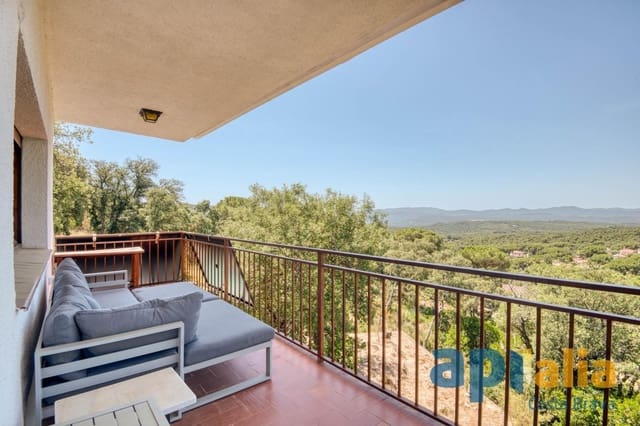 5 soveværelse Villa til salg i Santa Cristina d'Aro med swimmingpool garage - € 360.000 (Ref: 9915858)