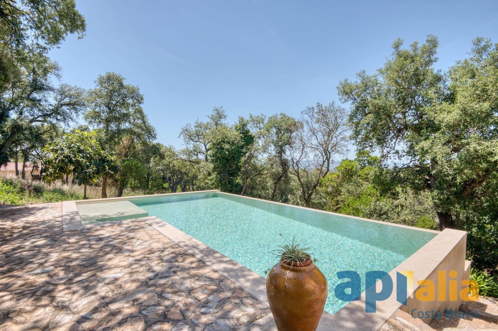 5 soveværelse Villa til salg i Santa Cristina d'Aro med swimmingpool garage - € 360.000 (Ref: 9915858)