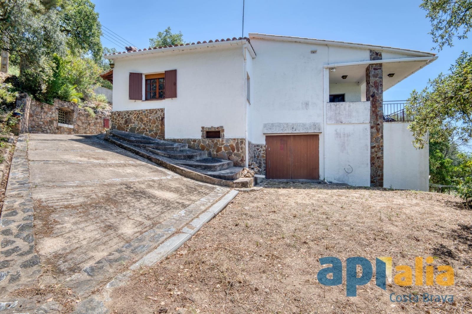 5 soveværelse Villa til salg i Santa Cristina d'Aro med swimmingpool garage - € 360.000 (Ref: 9915858)