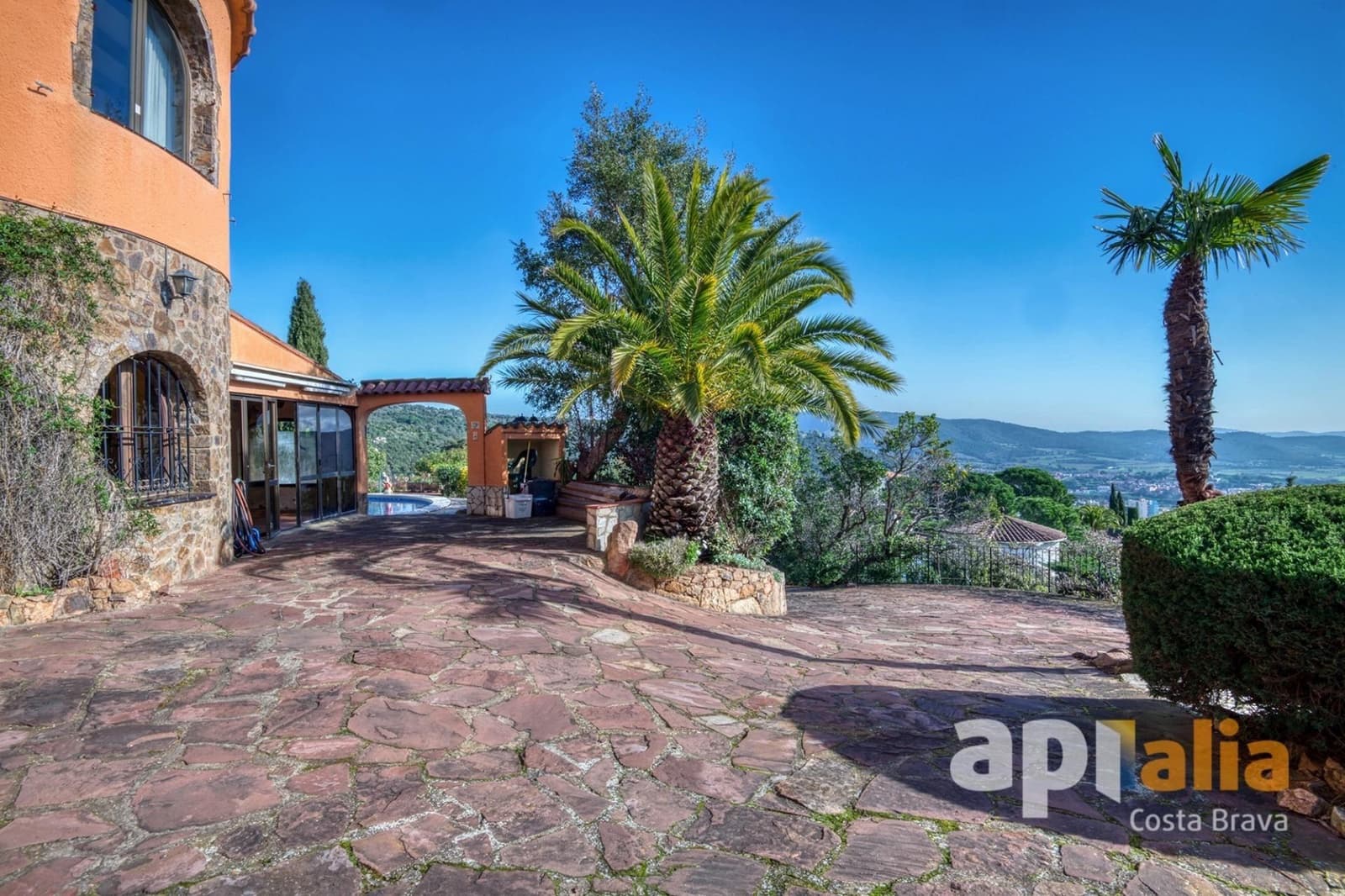 5 bedroom Villa for sale in Calonge i Sant Antoni with pool garage - € 840,000 (Ref: 9934232)
