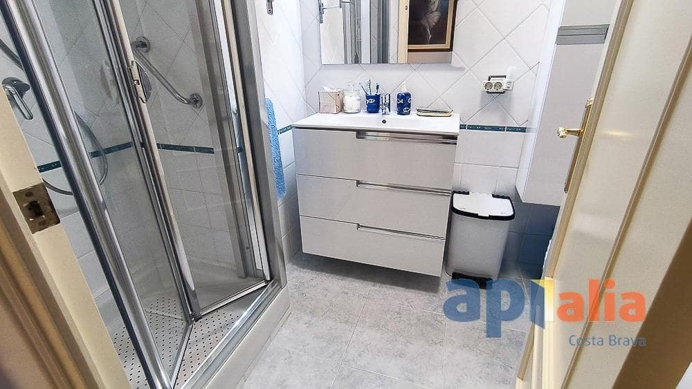 2 bedroom Apartment for sale in Calonge i Sant Antoni with pool - € 240,000 (Ref: 9955141)