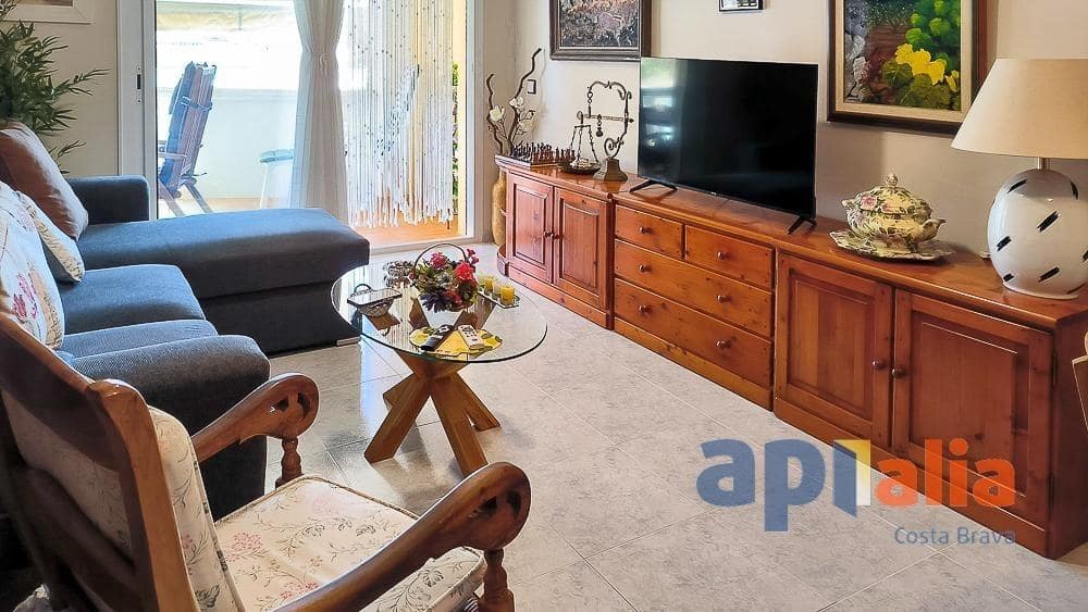 2 bedroom Apartment for sale in Calonge i Sant Antoni with pool - € 240,000 (Ref: 9955141)