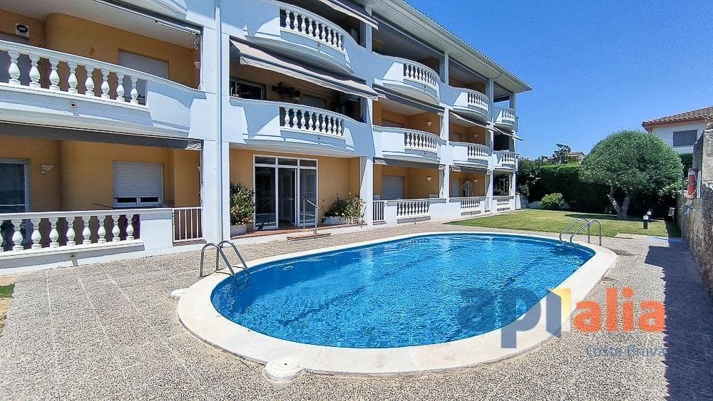 2 bedroom Apartment for sale in Calonge i Sant Antoni with pool - € 240,000 (Ref: 9955141)
