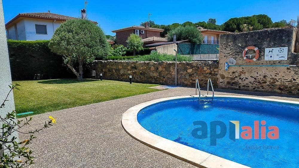 2 bedroom Apartment for sale in Calonge i Sant Antoni with pool - € 240,000 (Ref: 9955141)
