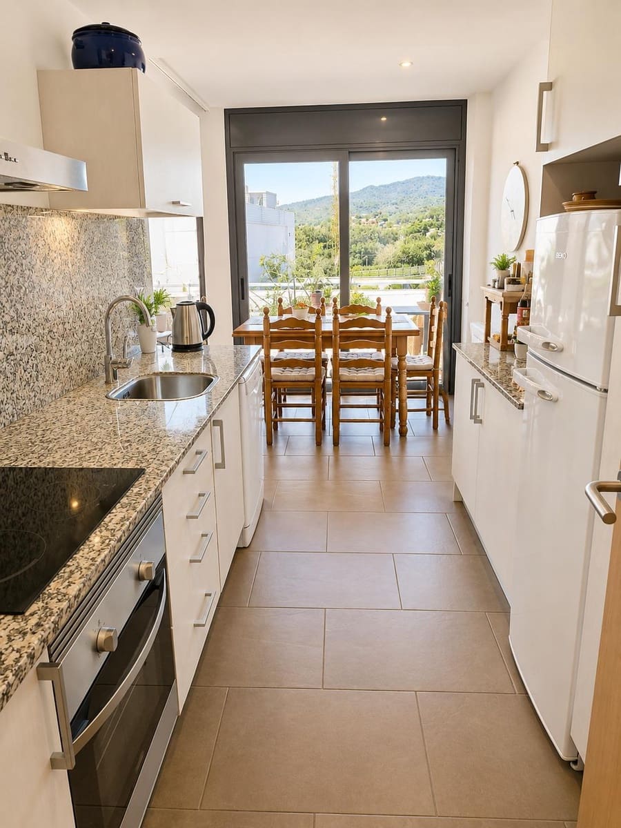 4 soveværelse Lejlighed til salg i Calonge i Sant Antoni med swimmingpool - € 375.000 (Ref: 9970623)