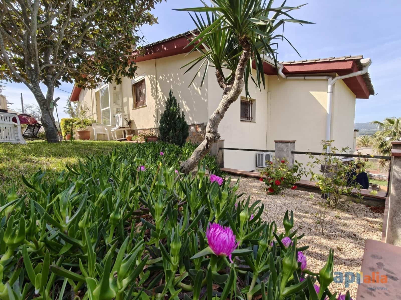 4 Zimmer Villa zu verkaufen in Sant Antoni de Calonge mit Garage - 565.000 € (Ref: 9978917)