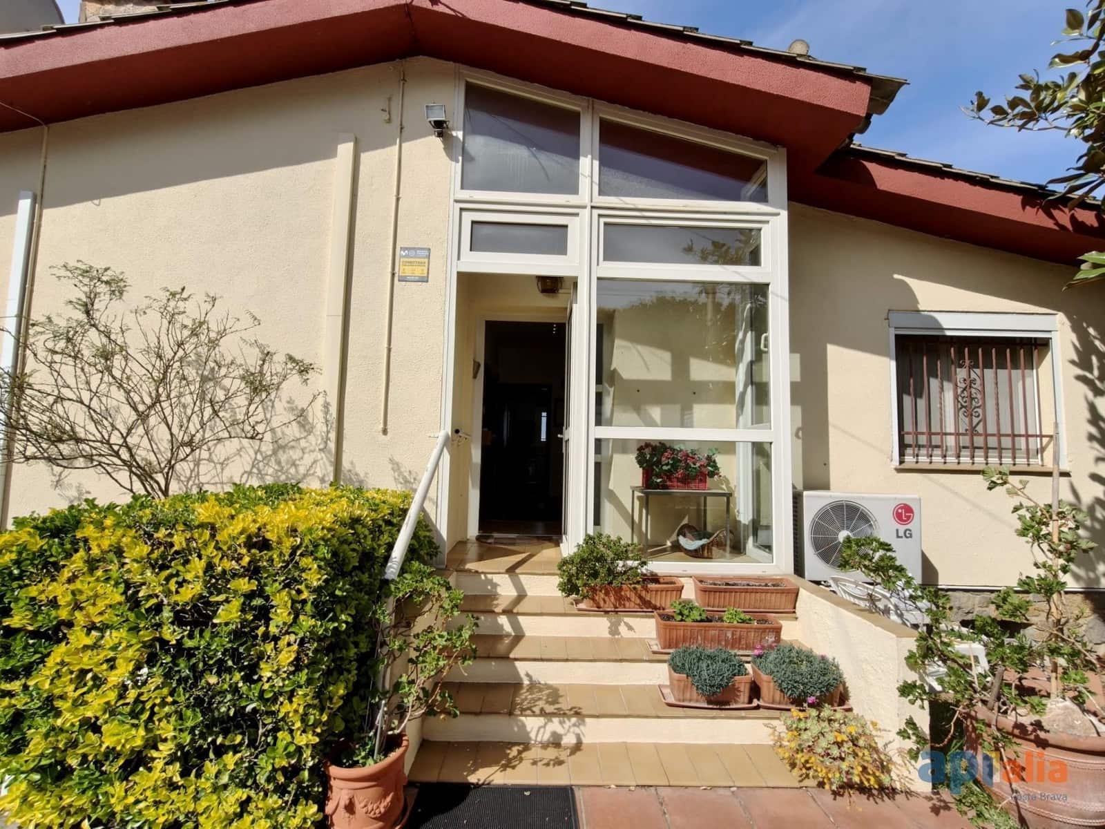 4 Zimmer Villa zu verkaufen in Sant Antoni de Calonge mit Garage - 565.000 € (Ref: 9978917)